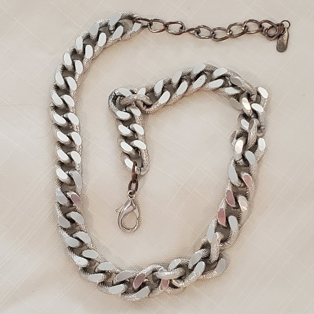 Retro Vincero 18 Silvertone Thick Link Chunky Chain Necklace Pre-Owned Signed 16$